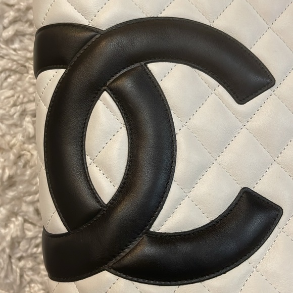 Chanel Ligne Cambon Medium Tote Bag - Picture 6 of 14